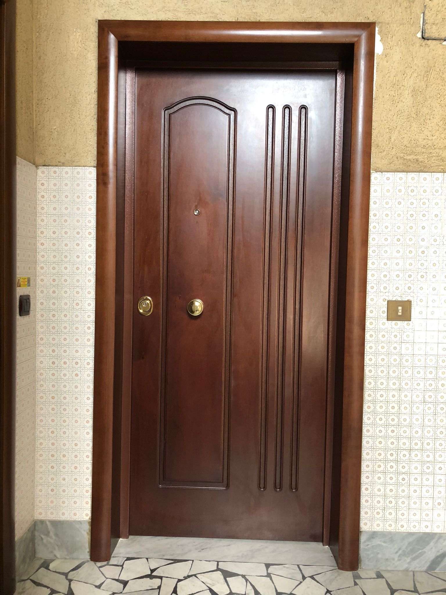 portoncino con sistema blindato