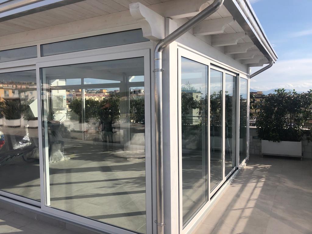 veranda in PVC e vetro