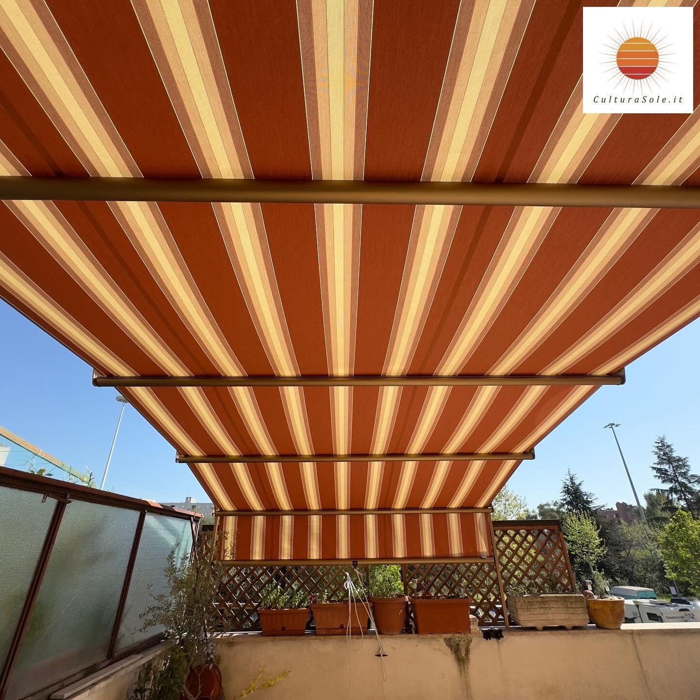 Tende da sole a guide laterali a Monte Compatri, Roma