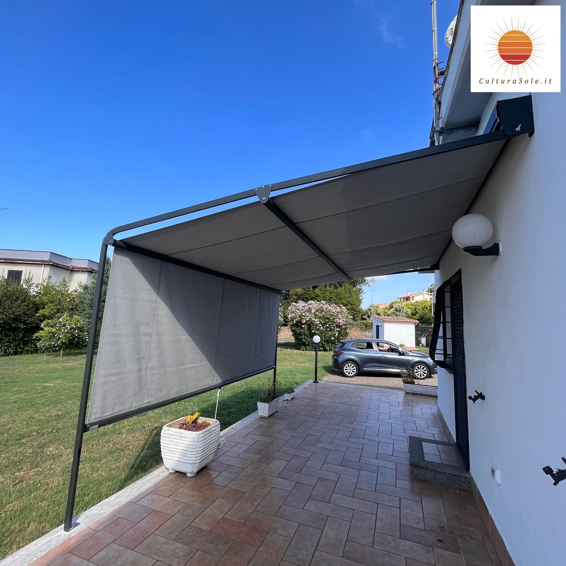 Tende da sole a guide laterali a Monte Compatri, Roma