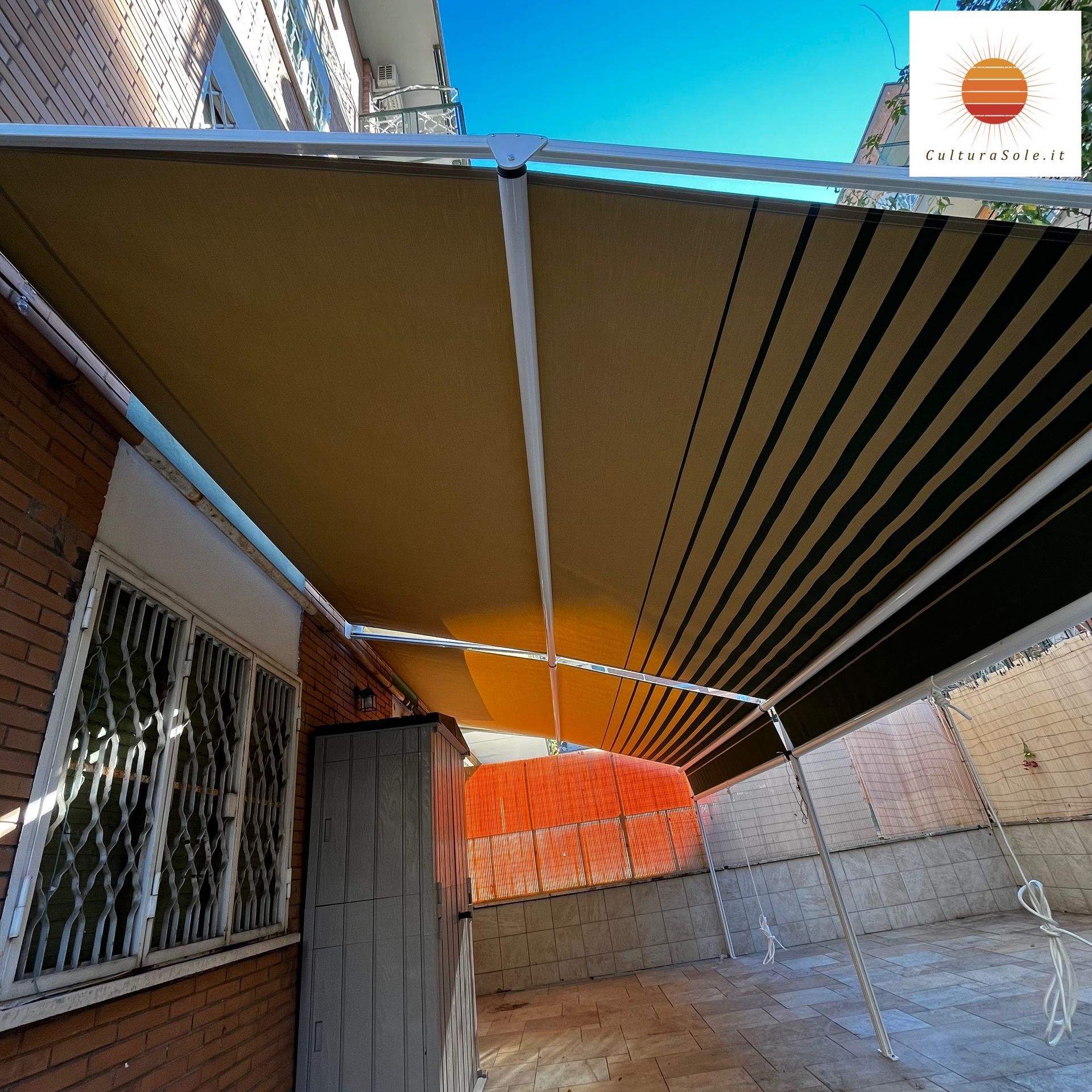 Tende da sole a guide laterali a Monte Compatri, Roma