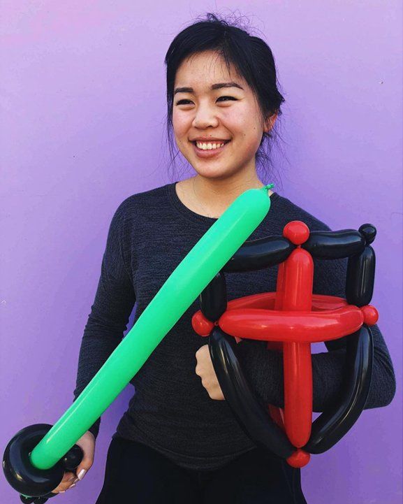 Balloon twisting