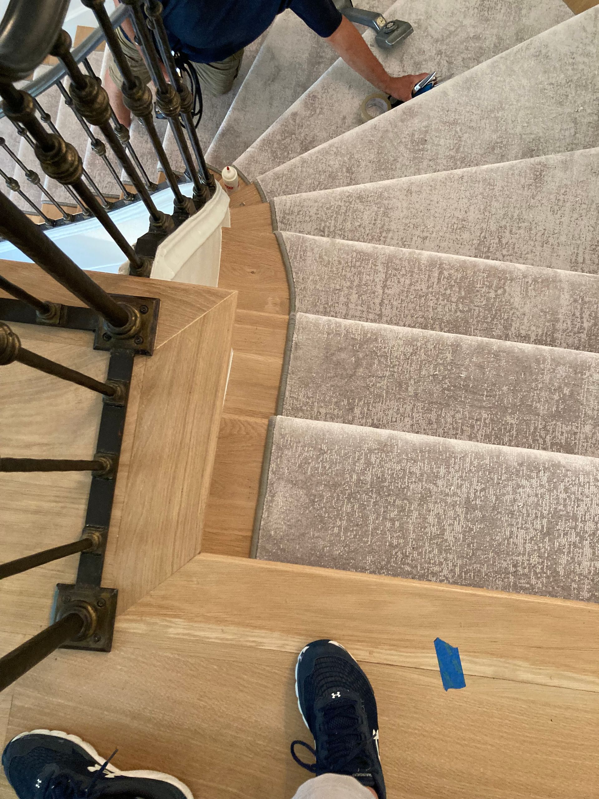 Stair runner with serged shape and edge