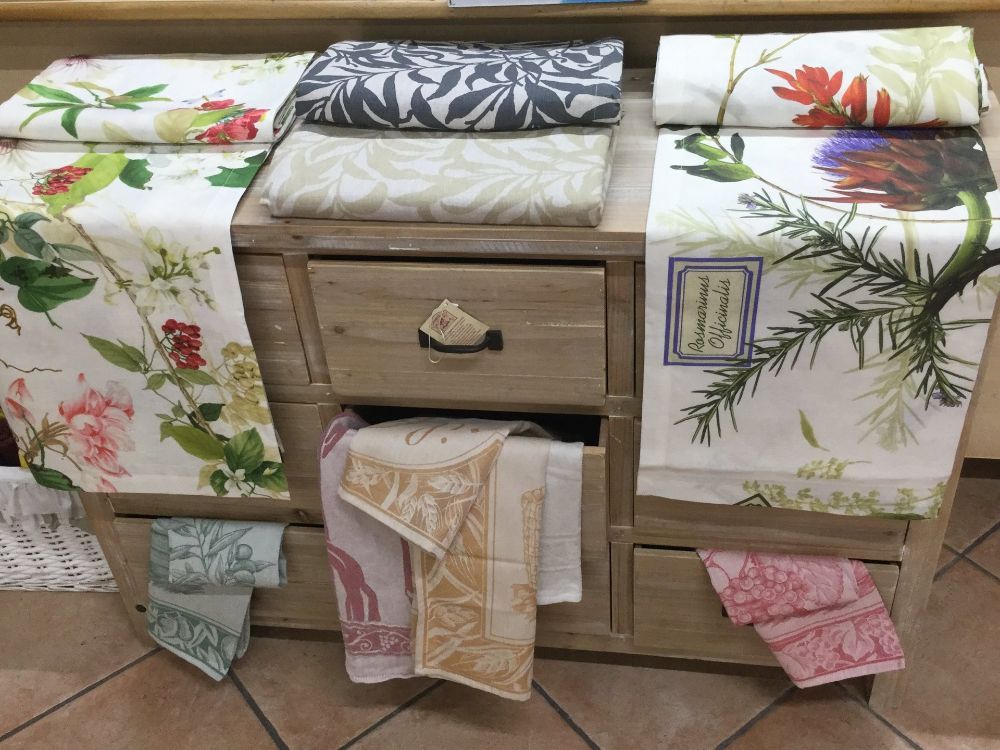 Tessuti con fantasie diverse