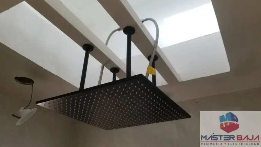 MÁSTER BAJA PLOMERÍA Y ELECTRICIDAD