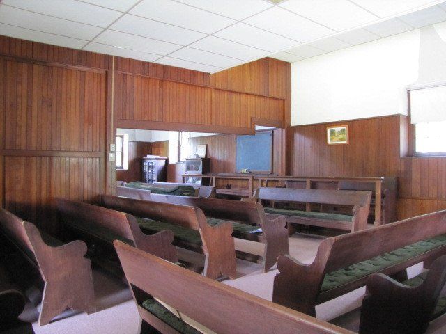 Inside Newtown Square Friends Meeting house