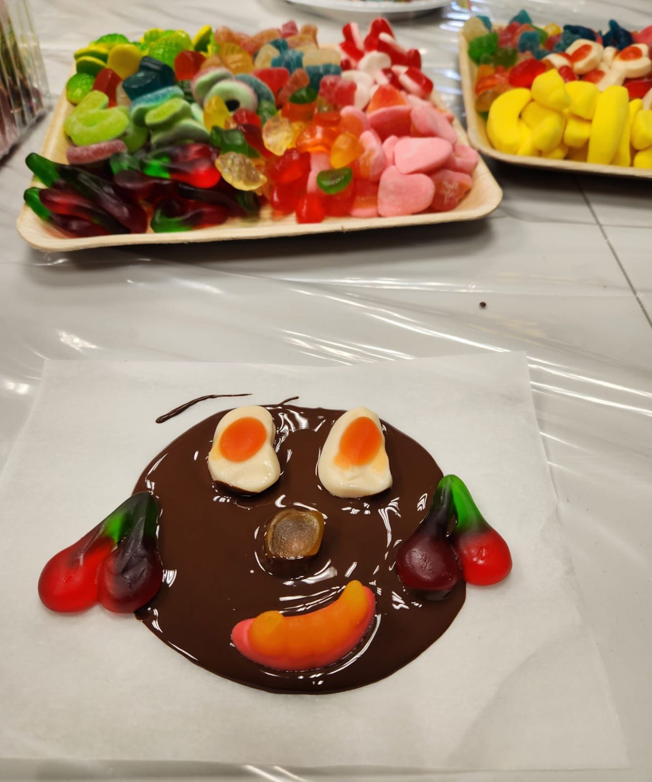 זה לא סוכריות זה חומר גלם