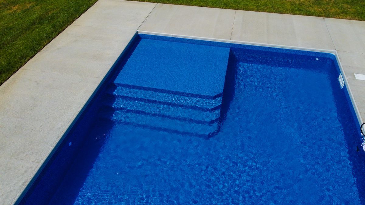 The Texture & Cost-Effectiveness of Vinyl Liner Pools Are Superior to Concrete Pools in Mid-MO