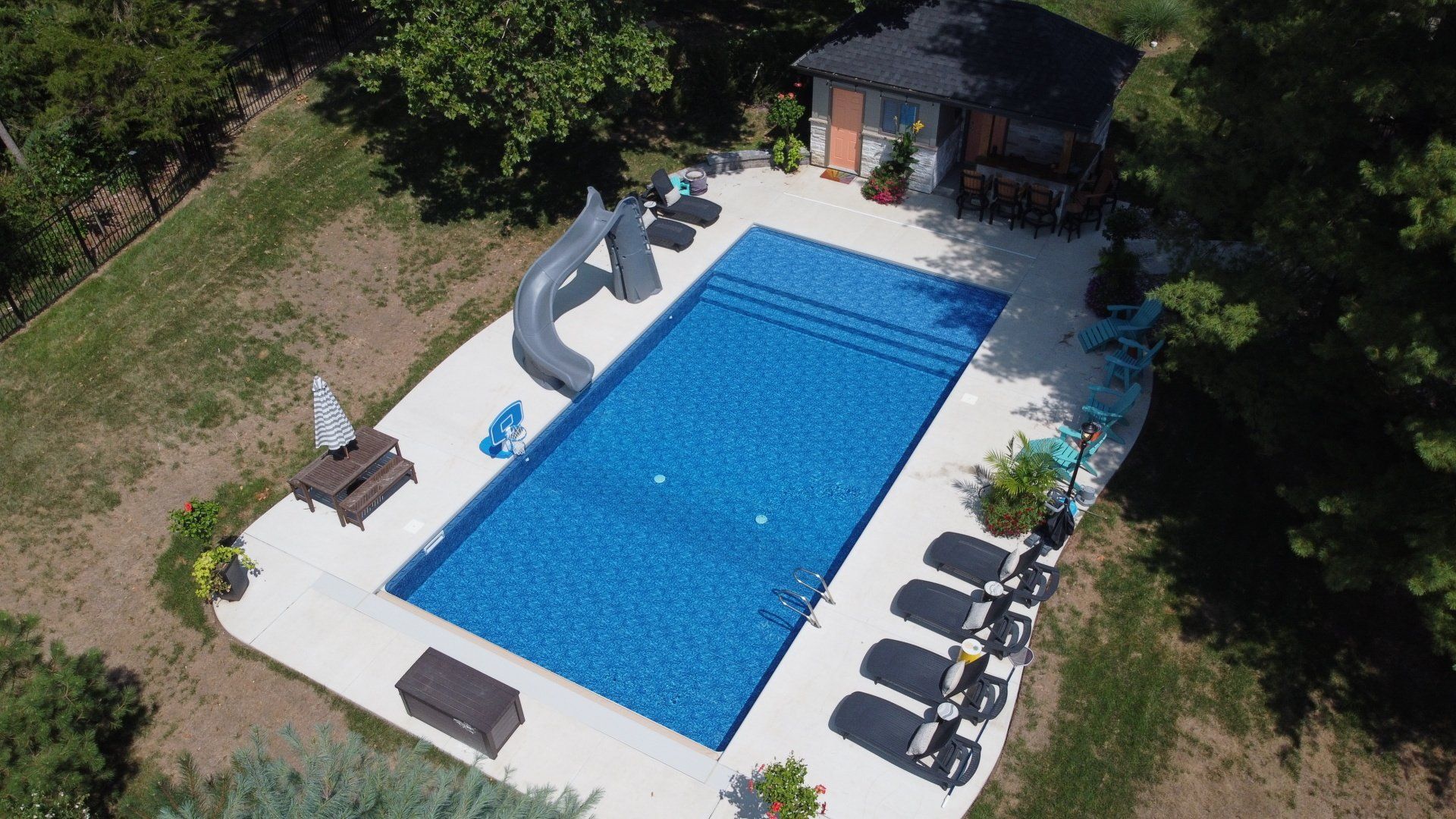 Peavler Construction vinyl liner pools come in a wide variety of shapes and sizes so you can pick your dream pool that is a perfect fit for your home.