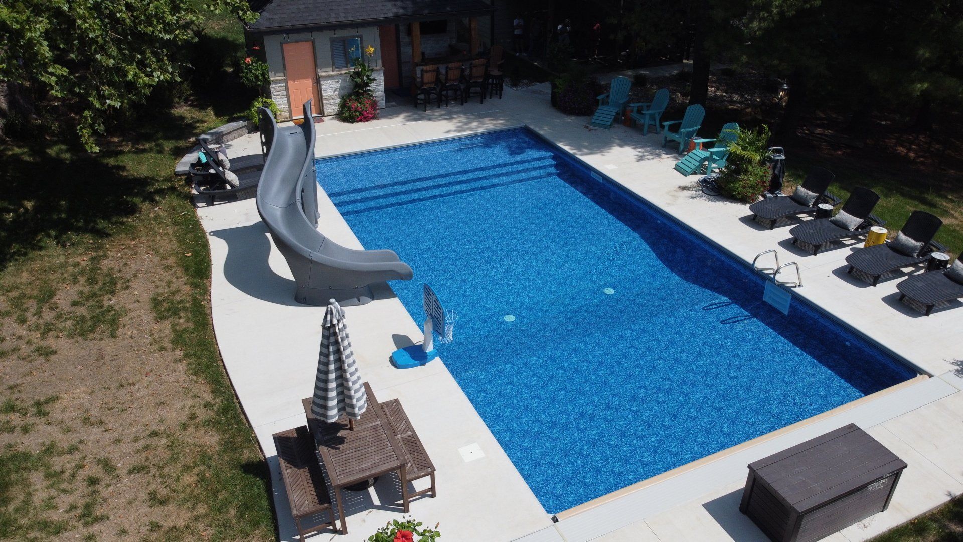 Build a Beautiful Vinyl Liner Inground Pool With Peavler Construction in Columbia, Missouri.