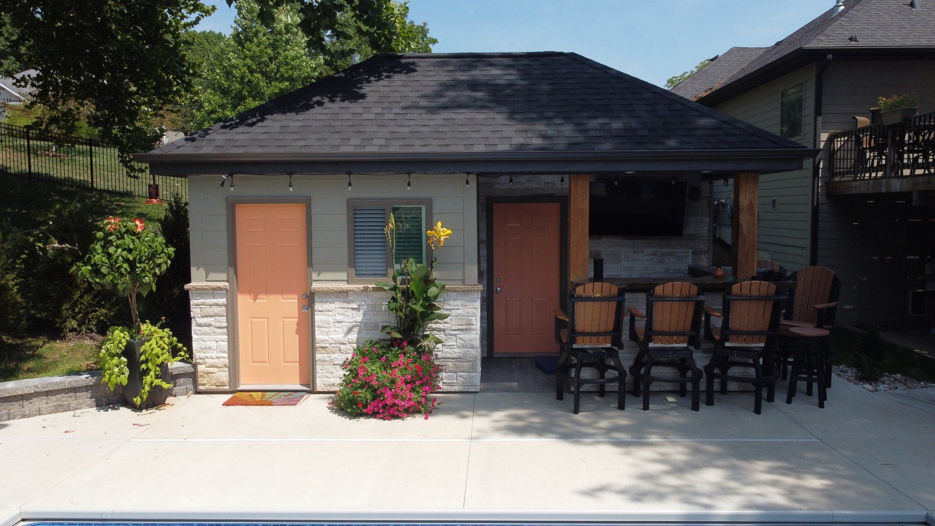 Whether that be decking around your pool, a custom pool house, a gazebo or canopy to provide shade on the hottest days, fencing around your pool deck to keep unwanted guests out