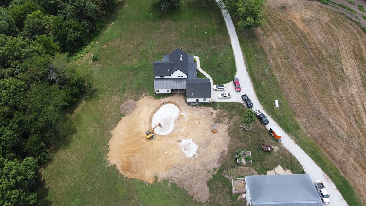 Learn More About Pool Construction in the Fall With Peavler Construction in Mid-MO