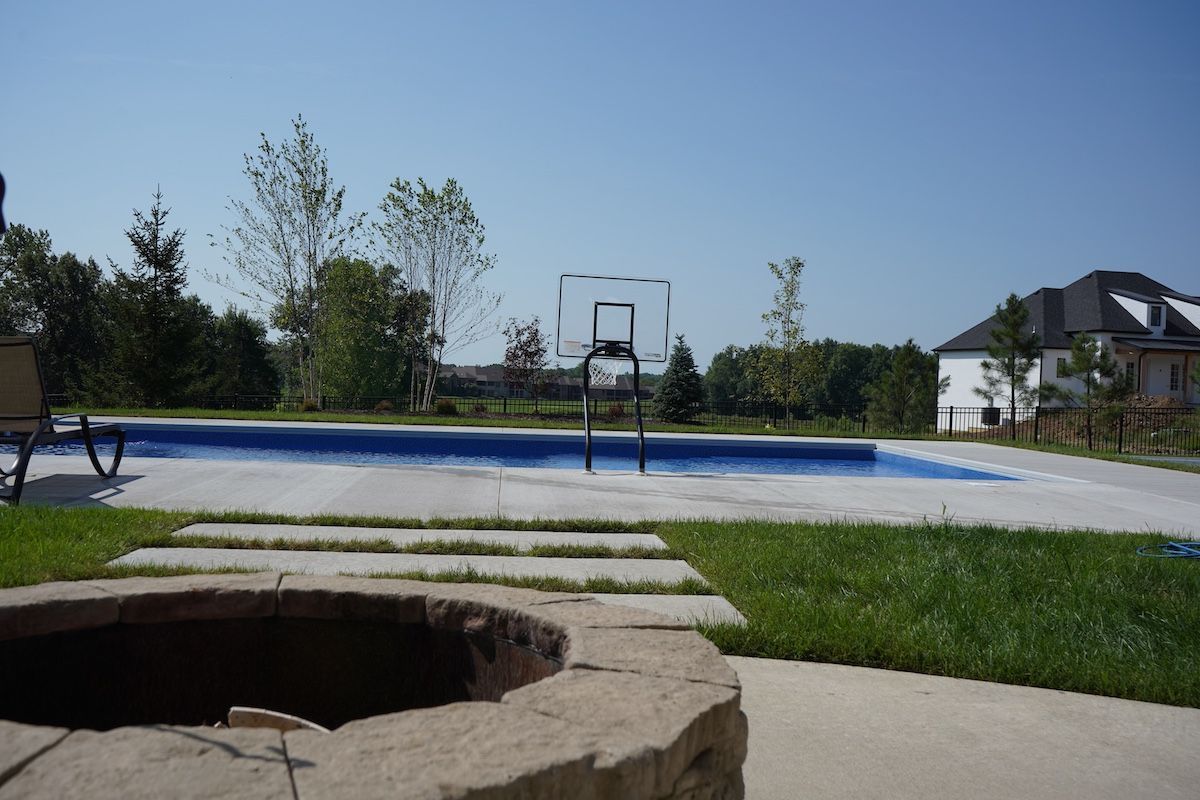 Choose a Pool Contractor With Trusted Building Methods in Central Missouri Like Peavler Construction