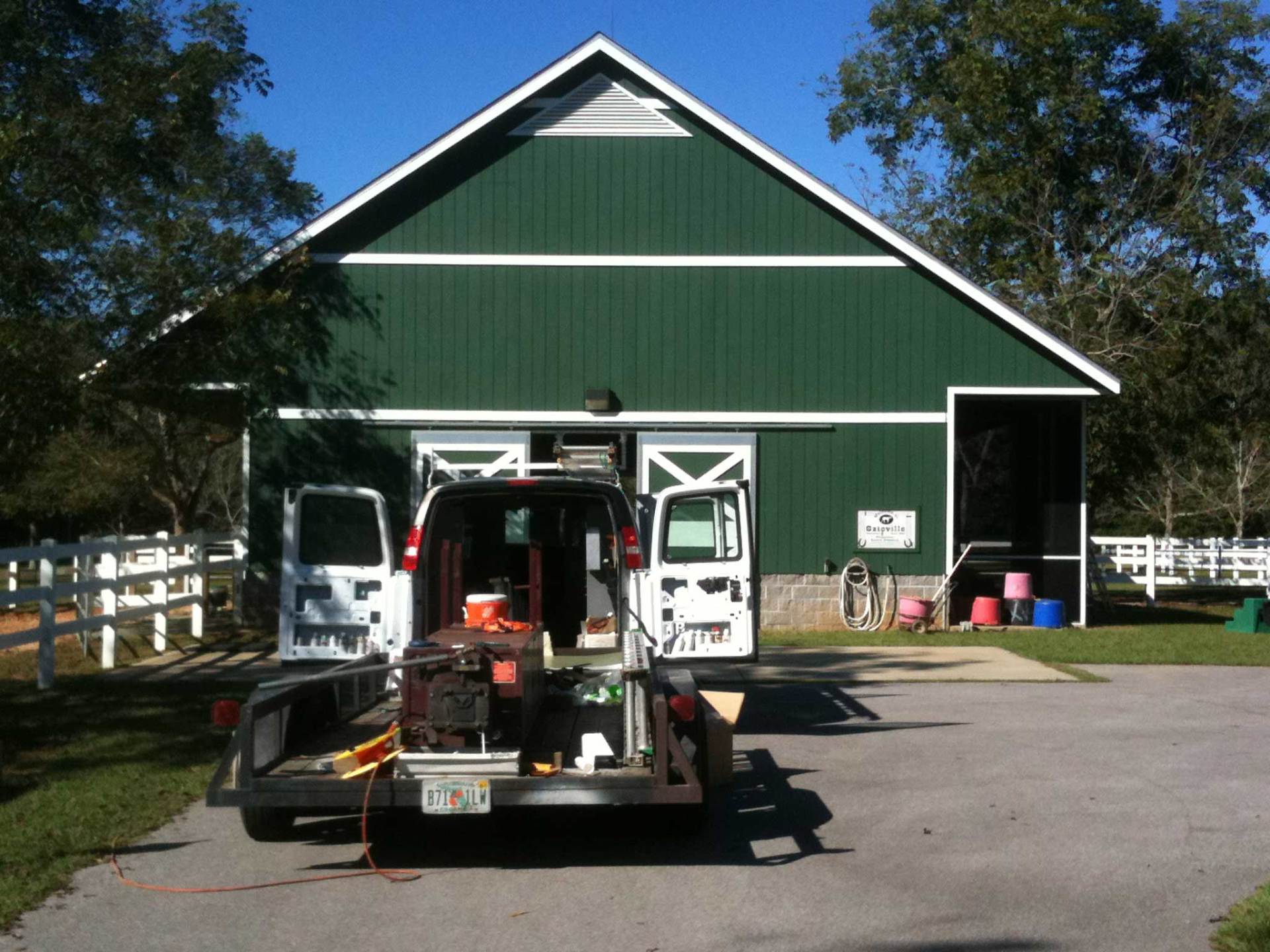 White Seamless Gutter — Pensacola, FL — Metal Masters of Pensacola, Inc