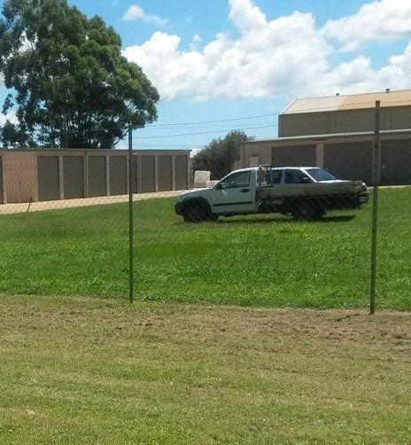 Car parked in lawn — About Us in Tablelands QLD,  Australia
