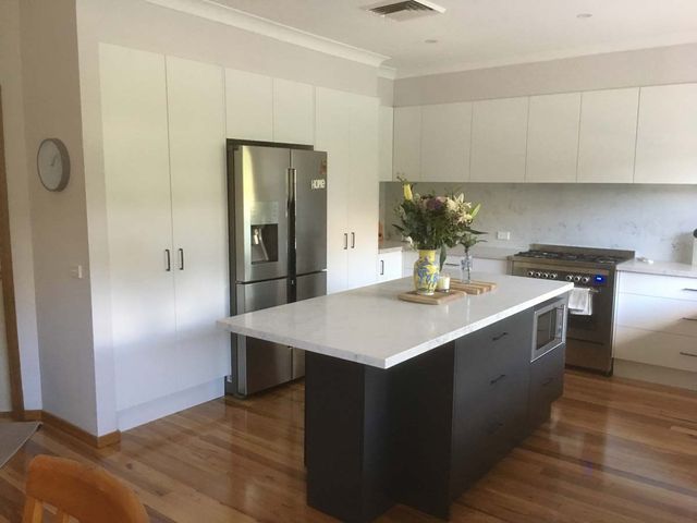 Contemporary Kitchen with White Cabinetry and Stainless Steel Appliances | Castle Hill, Nsw | Galaxy Kitchens & Bathrooms