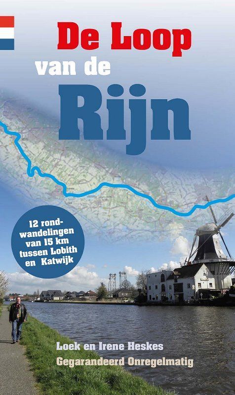 Boekcover: "De Loop van de Rijn" met kaartomtrek, windmolen, water, wandelende persoon en tekst in het Nederlands.