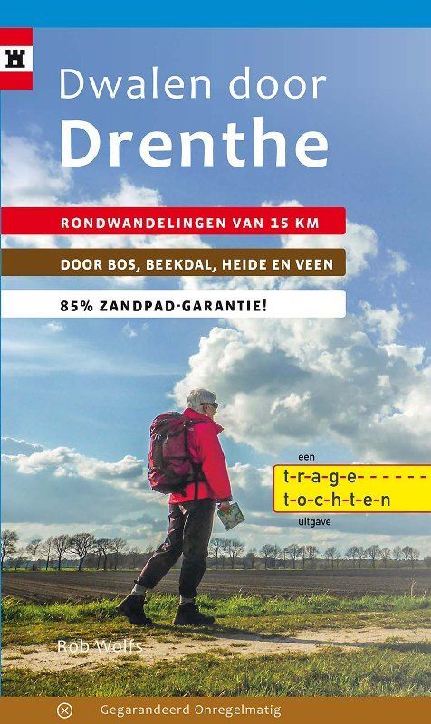 Omslag van de gids "Dwalen door Drenthe", die wandelingen van 15 km promoot.