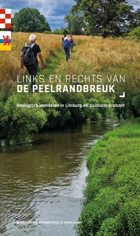 Wandelaars lopen langs een pad langs een rivier met als gidstitel: 