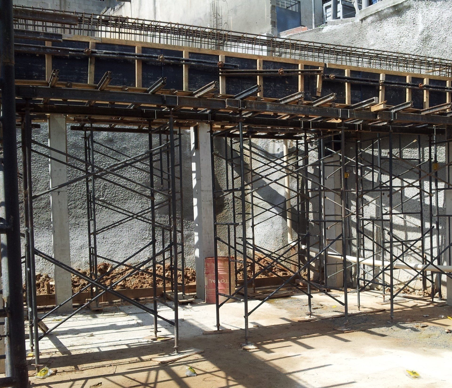 Escoras Equimax em Uso na Obra