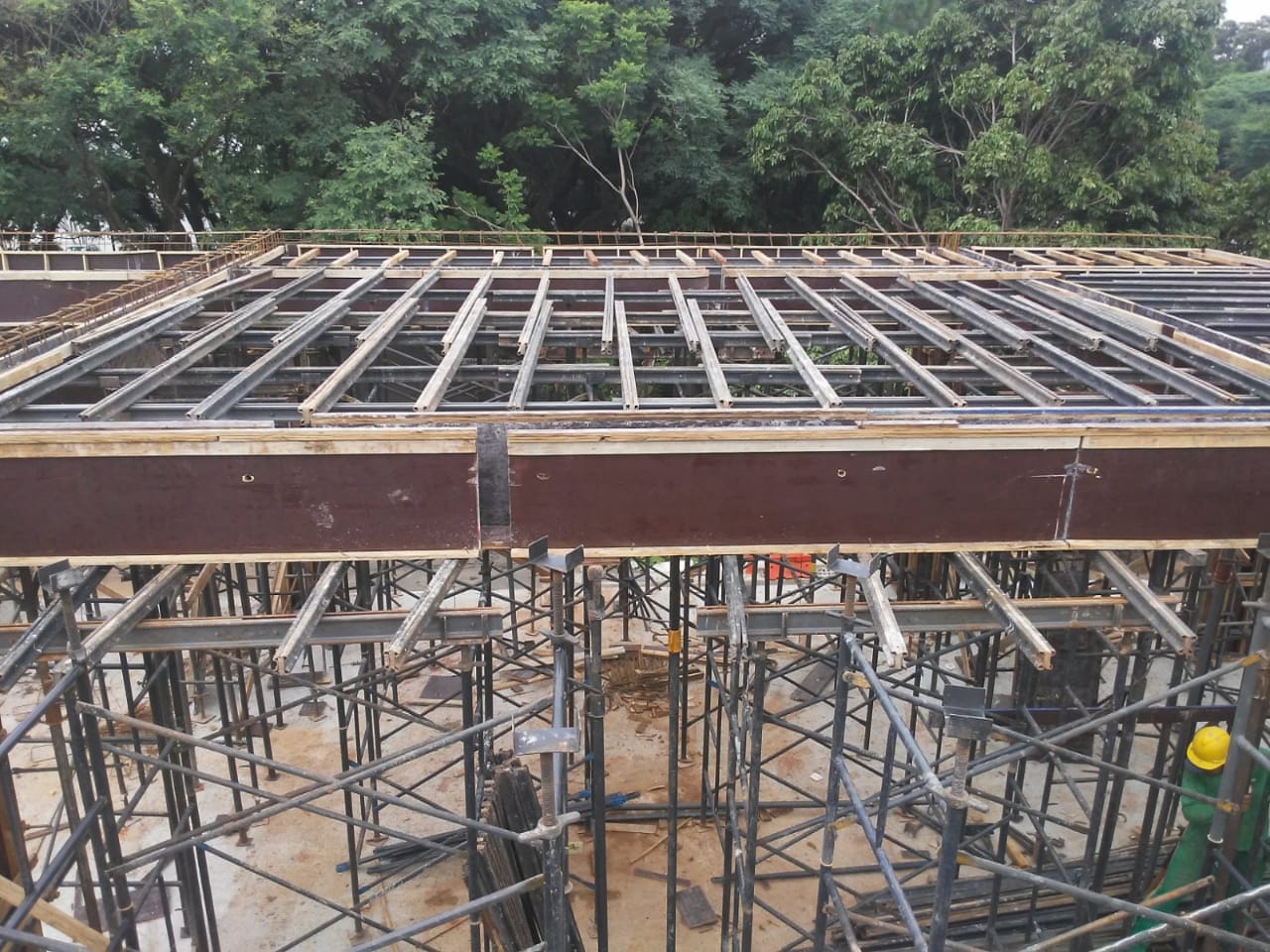 Escoras Equimax em Uso na Obra