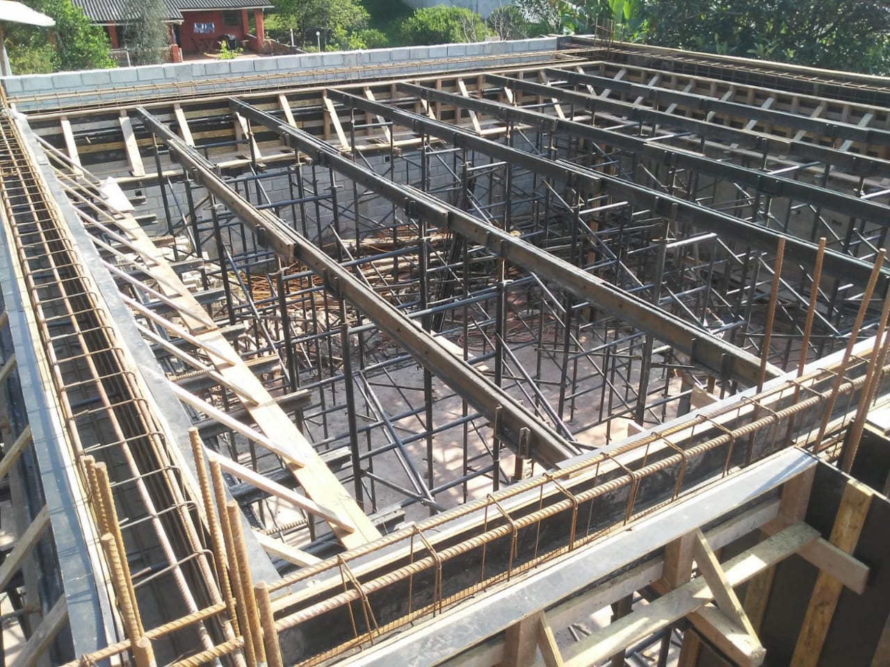 Escoras Equimax em Uso na Obra