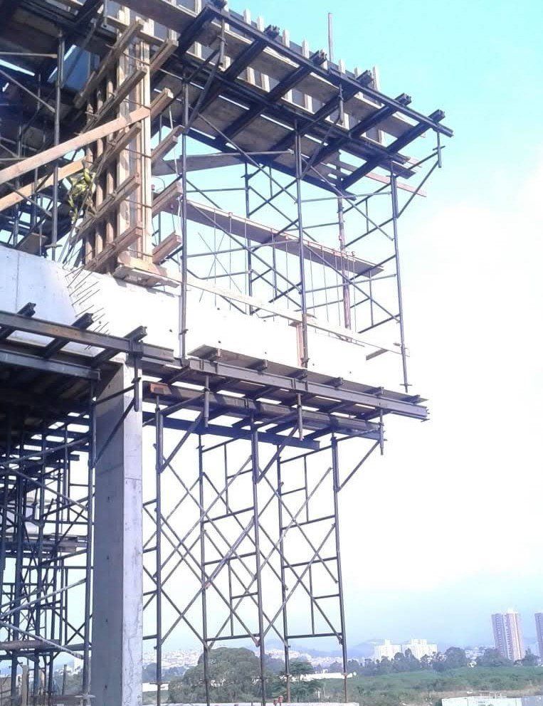 Torre de Escoramento em Vigas Equimax