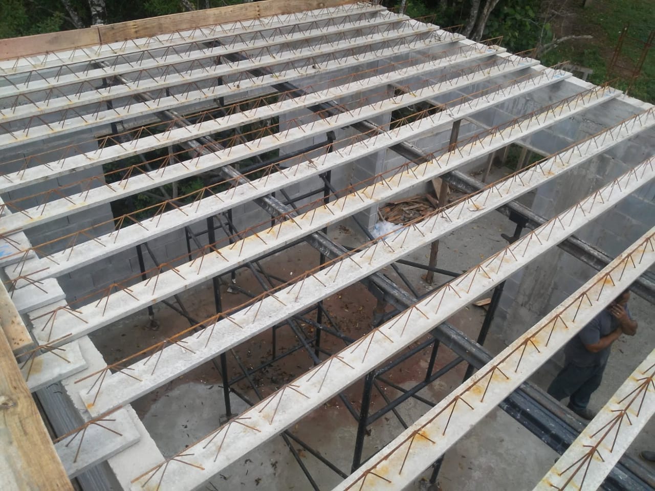 Torre de Escoramento em Vigas Equimax