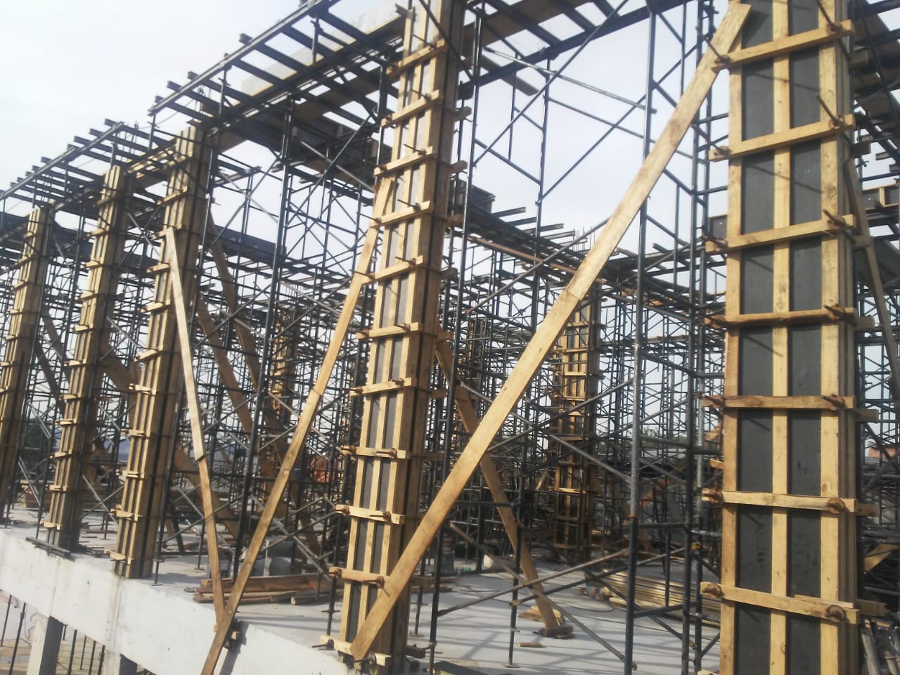 Torre de Escoramento em Vigas Equimax