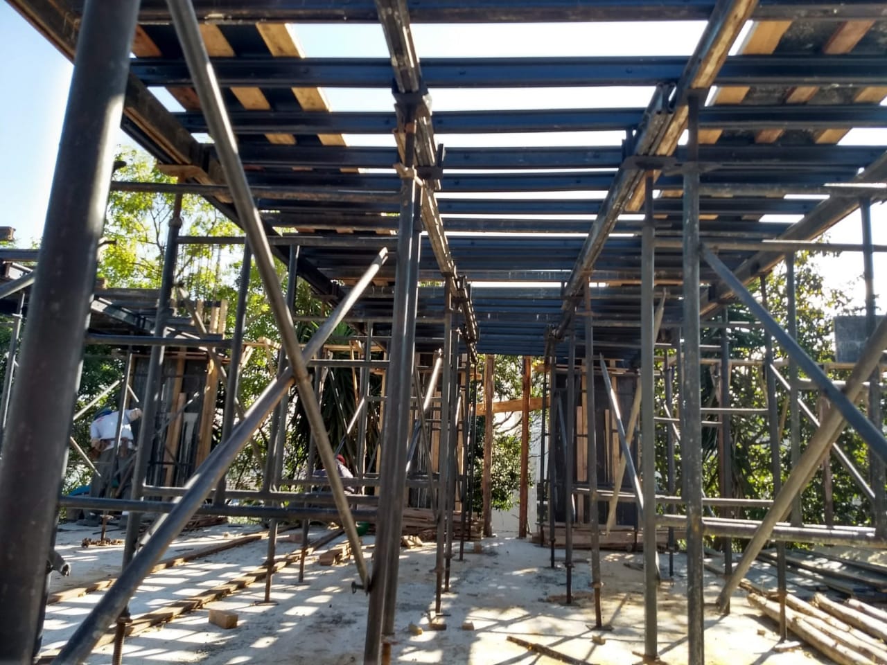 Escoras Equimax em Uso na Obra