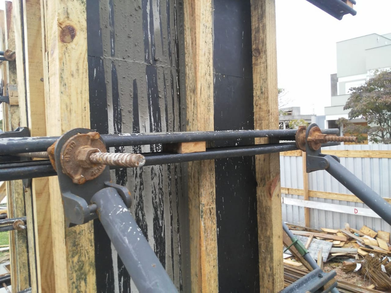 Escoras Equimax em Uso na Obra