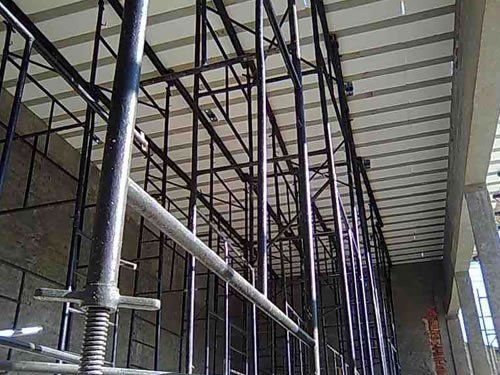 Escoras Equimax em Uso na Obra