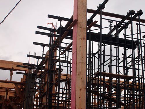 Escoras Equimax em Uso na Obra