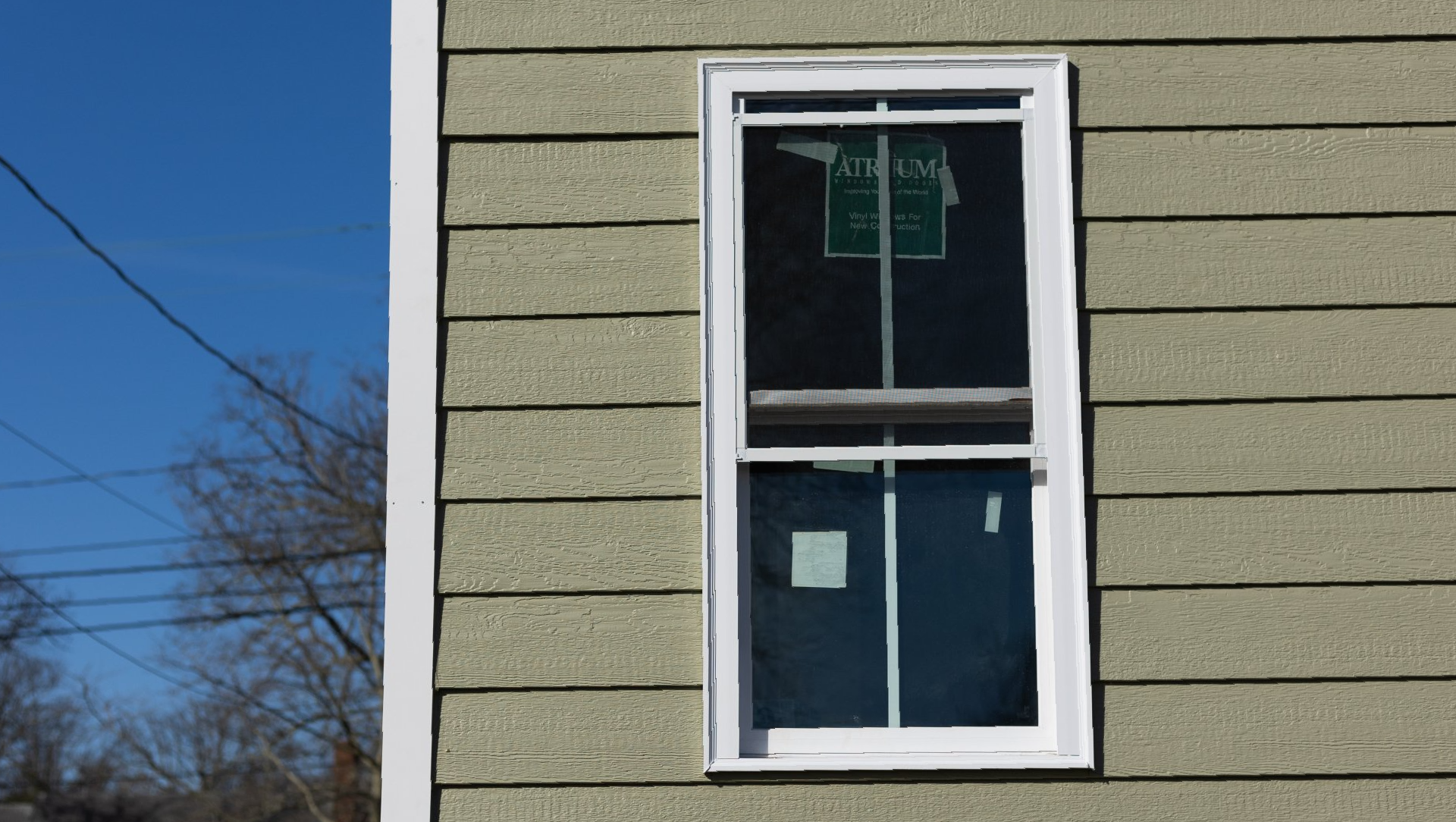 A photo of a newly installed Provia Endure window and LP Smartside siding on a Richmond VA home. 