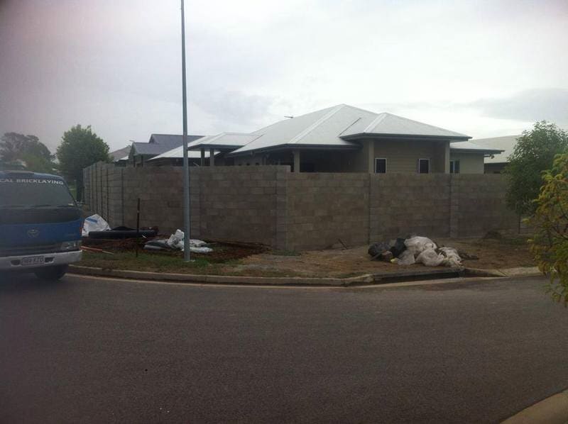Brick Retaining Walls — Bricklayer in South Brisbane, QLD