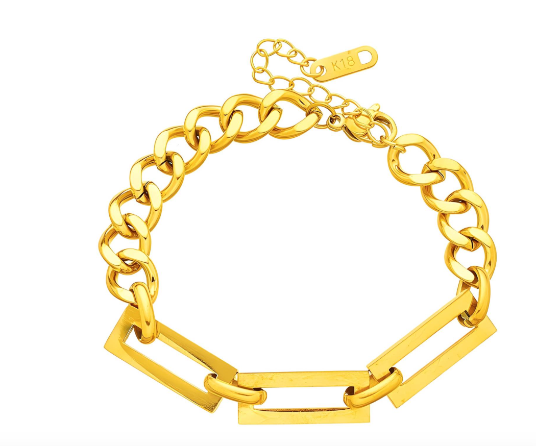 Gouden schakelarmband met rechthoekige schakels.