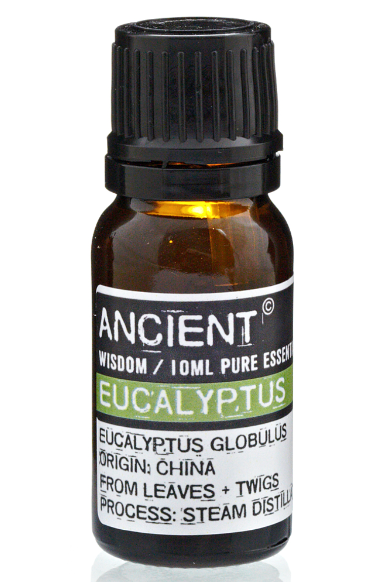 Klein bruin flesje eucalyptusolie met zwarte dop en wit etiket.