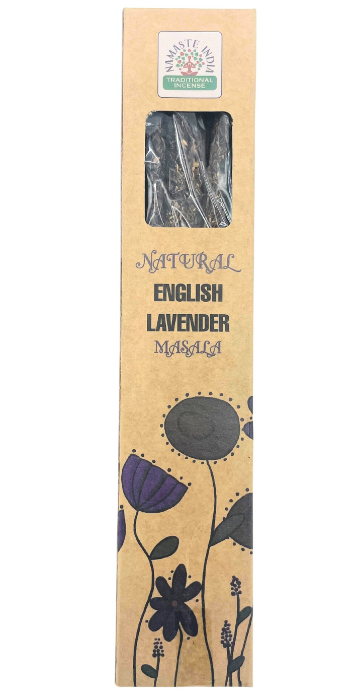 Wierook en wierookhouder met lavendel en groen op een houten ondergrond.