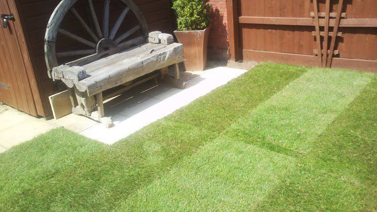 For turf layers in Evesham call Vale Turf Supplies