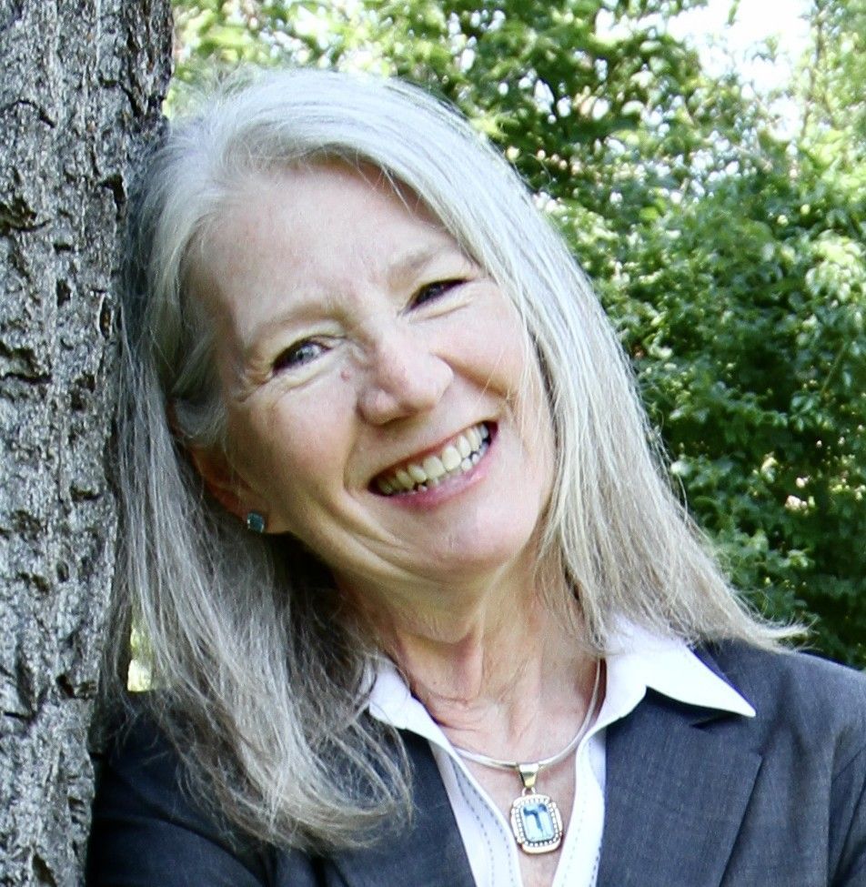 Health Insurance Advisor smiles for the camera