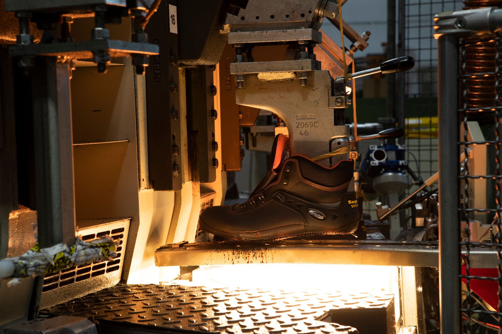 Progettazione calzature antinfortunistiche da lavoro