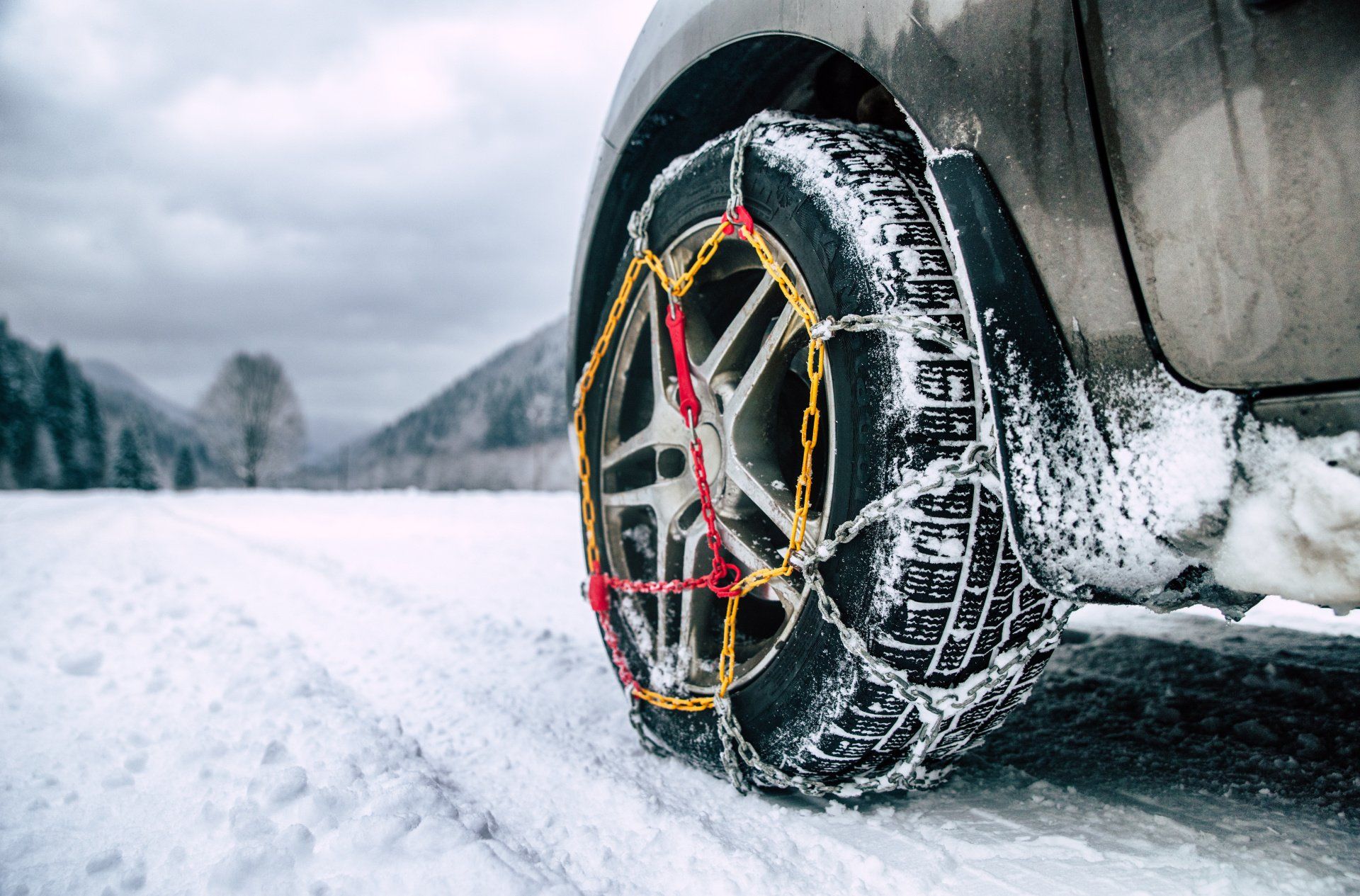 snow chains on tires in the winter