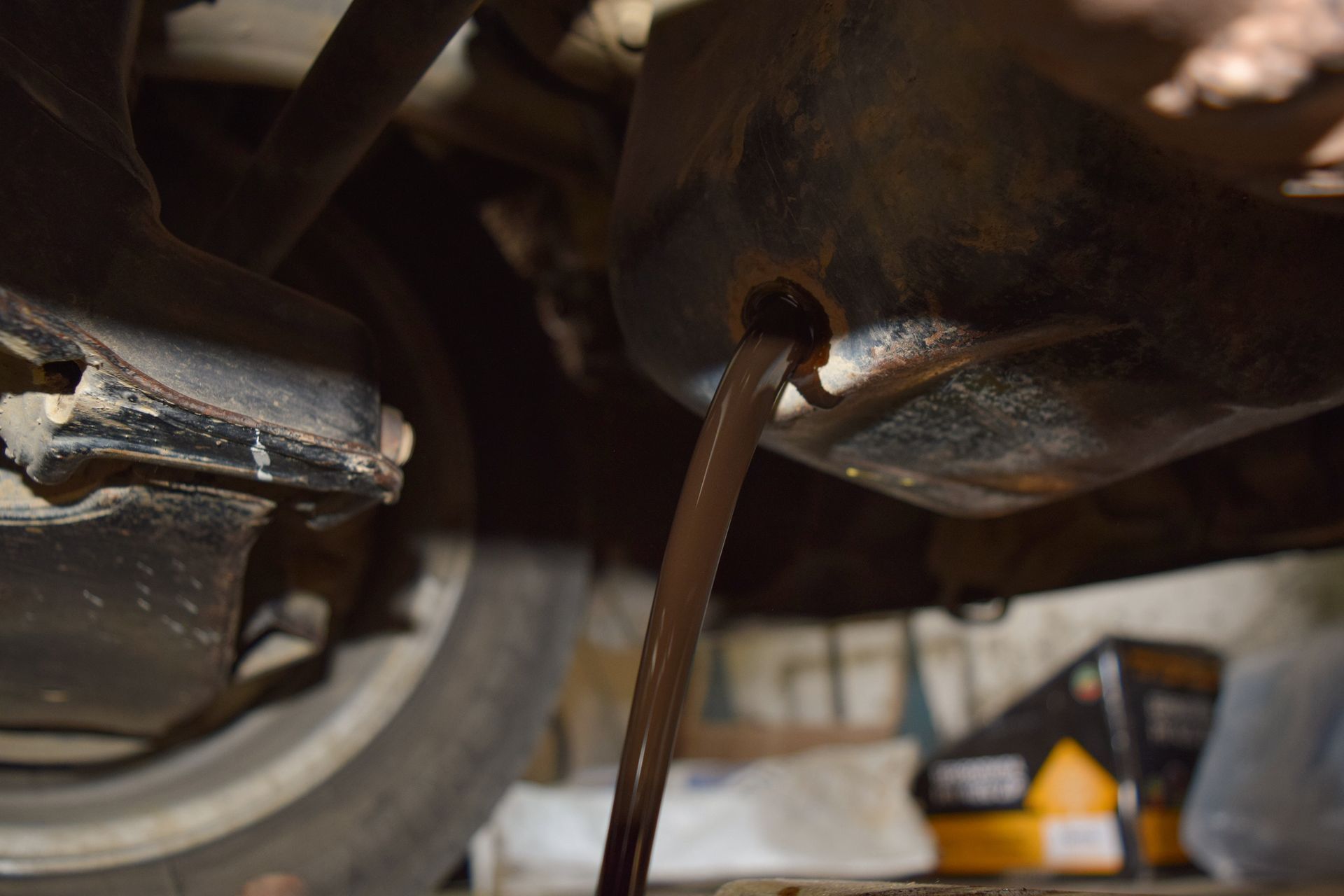 Signs It’s Time to Change Your Engine Oil Immediately | Crowell Brothers Automotive Inc.