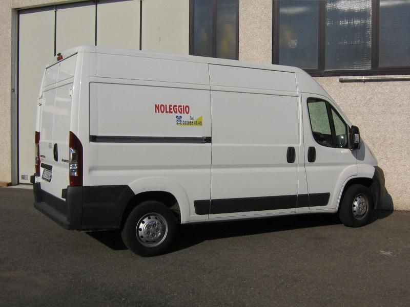 AUTO, FURGONI E MINIBUS