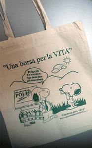 Due borse tote beige con la scritta 