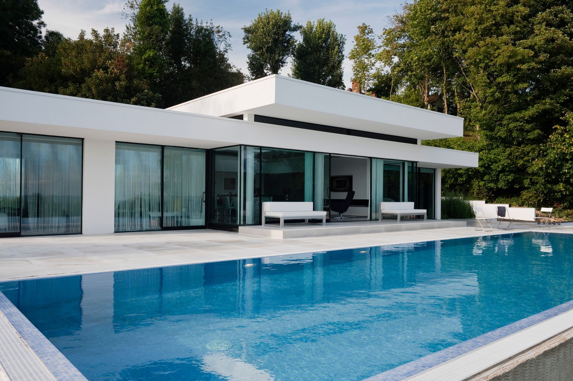 Modern bungalow with swimming pool.