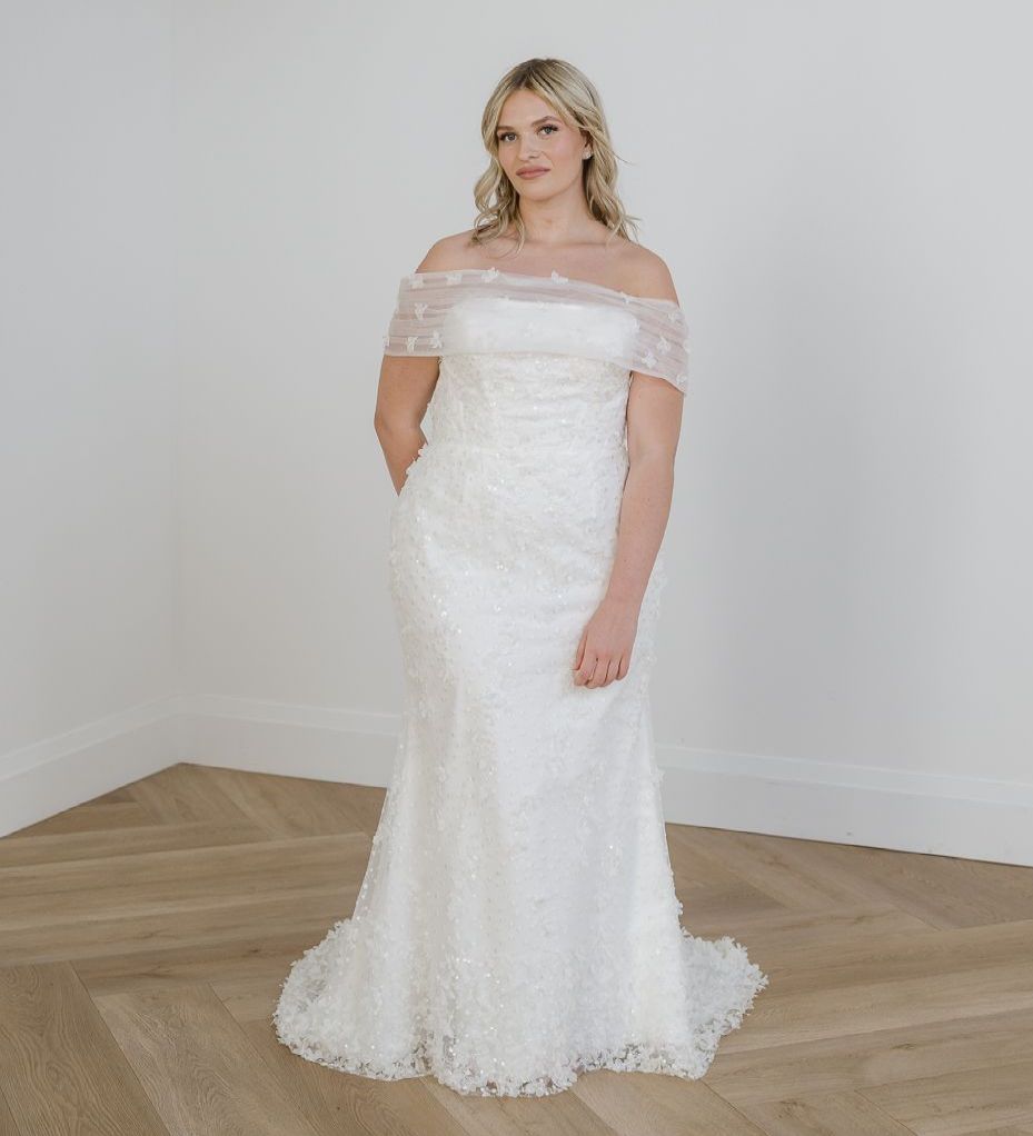 Beaded lace with 3D florals, straight neckline, detachable 3D floral lace shawl