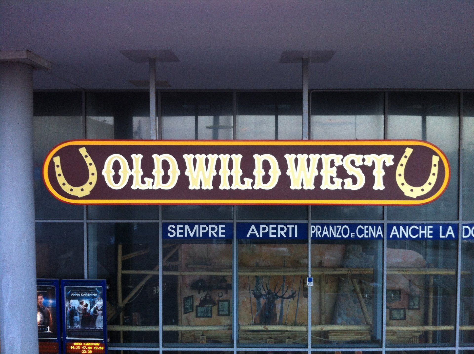scritta luminosa old wild west