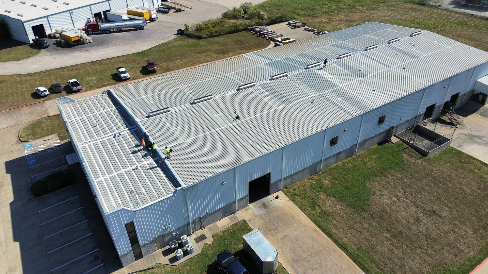 Waterproof silicone roof coating in Mansfield, TX