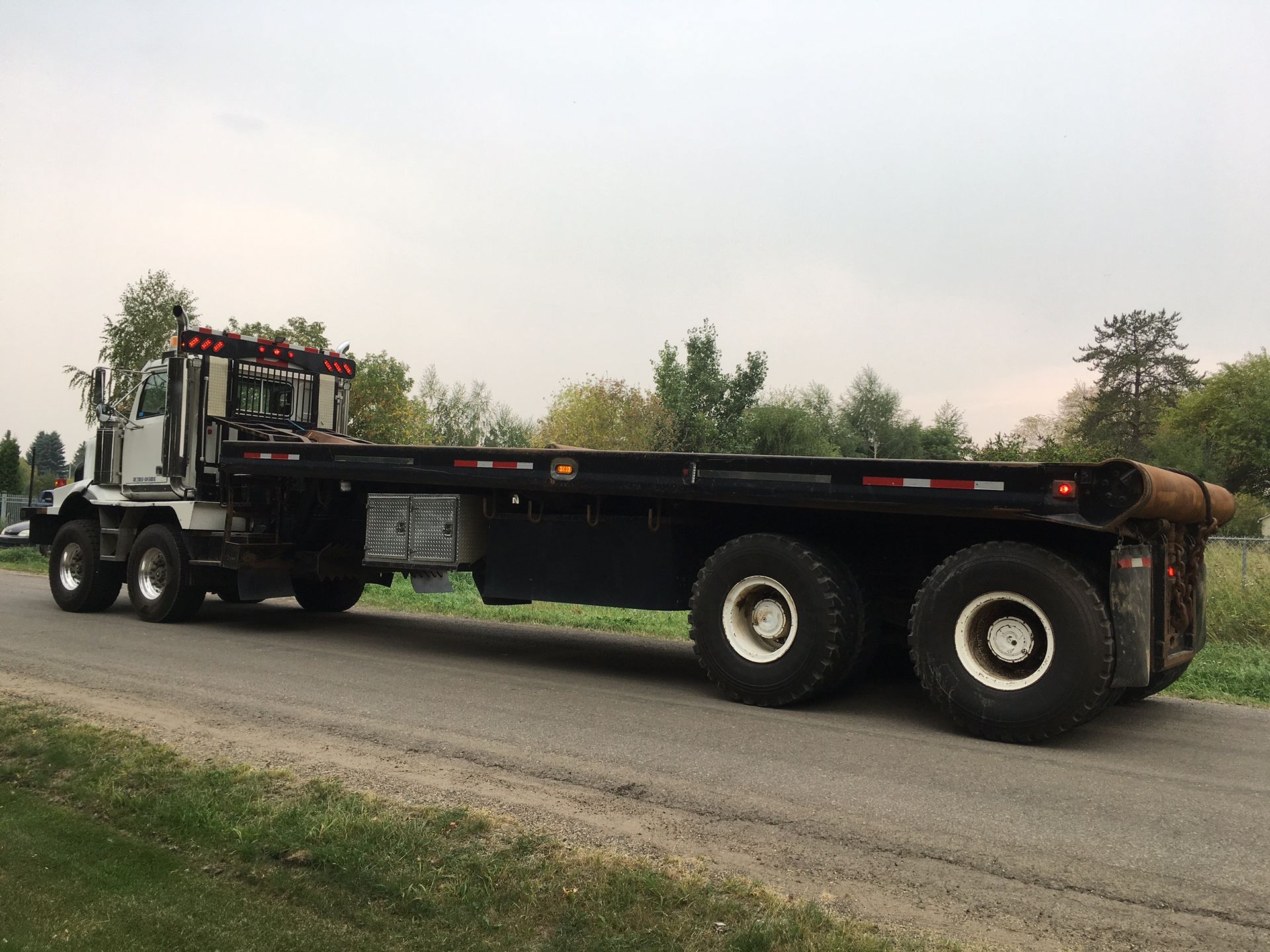 Used 2006 Western Star 4900SA T/A T/A Bed Truck For Sale